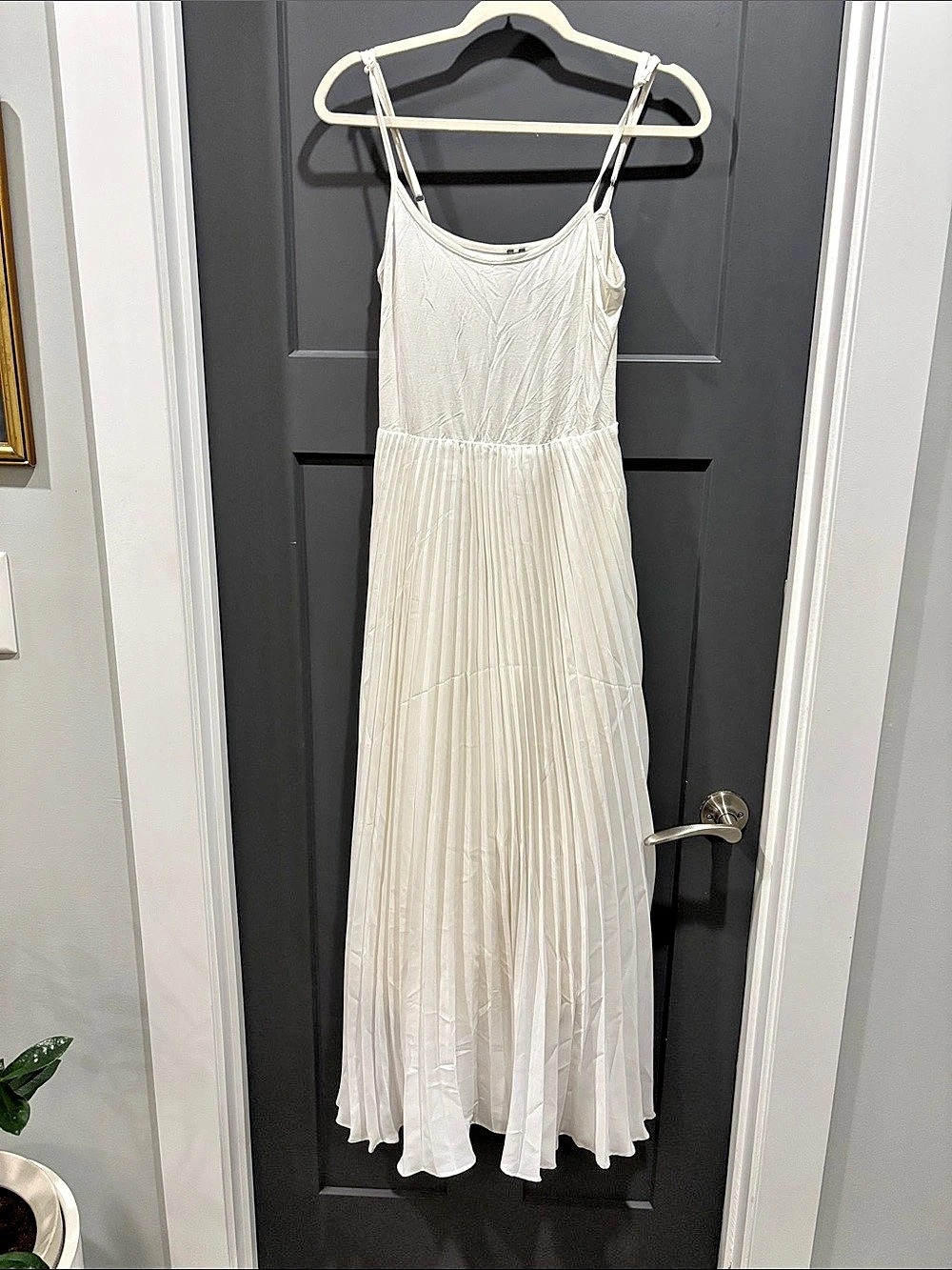 Free People Pleated Maxi Dress in White Size Medium Like New